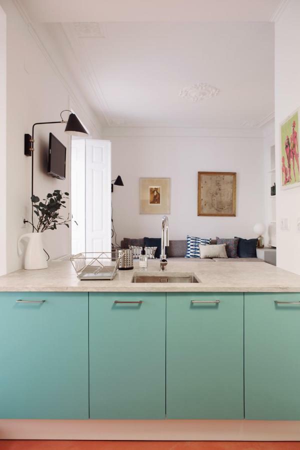 Renovated Charming Apartment With Terrace In Lapa ลิสบอน ภายนอก รูปภาพ